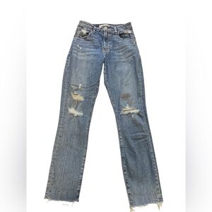 Abercrombie & Fitch | The Super Skinny Ankle High Rise Distressed Size 26 (2R)